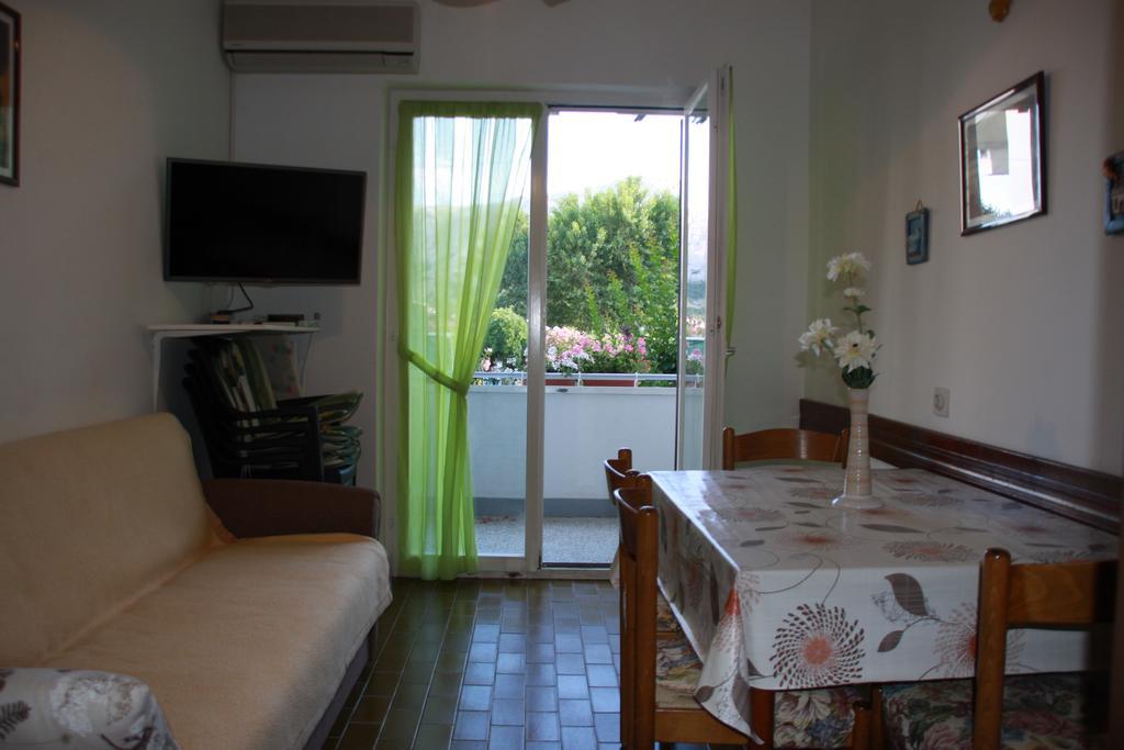 Mediterranean Oasis Apartments Baška Eksteriør billede